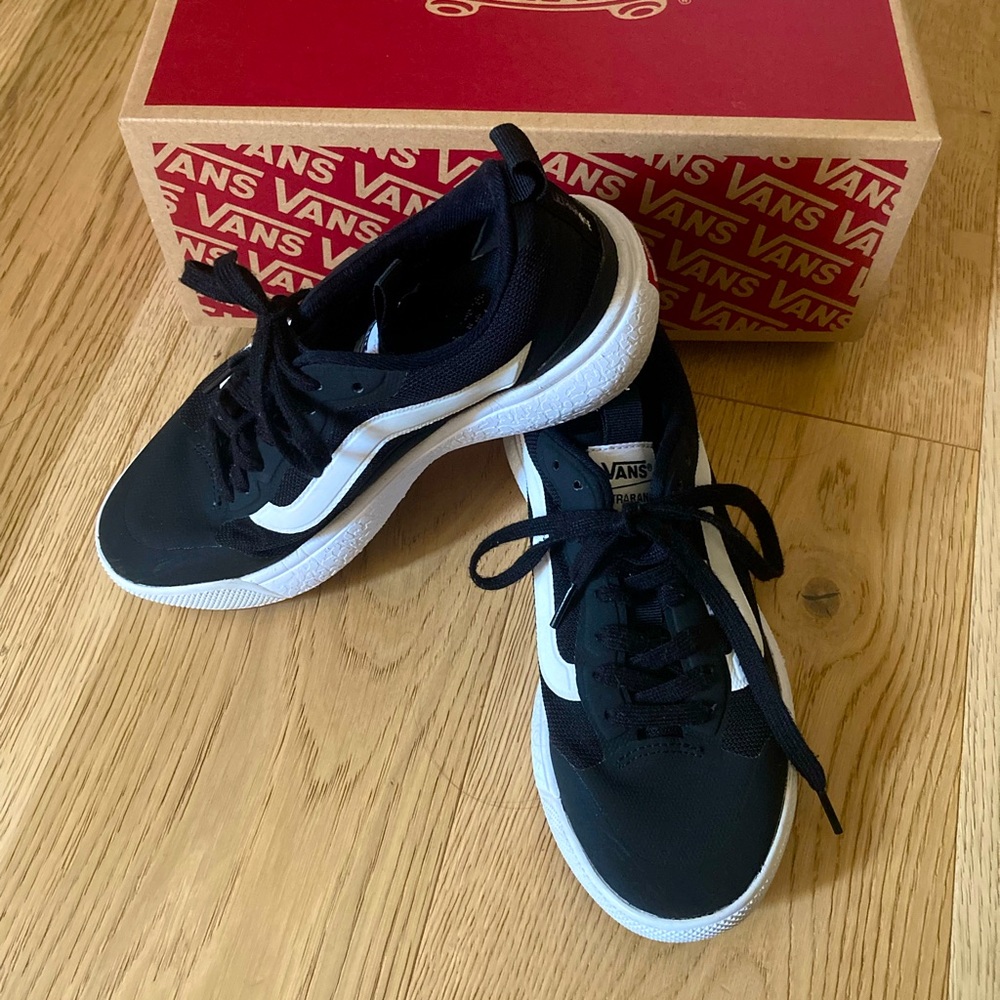 Vans ultra range exo size 7